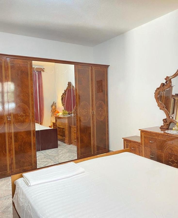 Roeli'S Guest House Pogradec Buitenkant foto